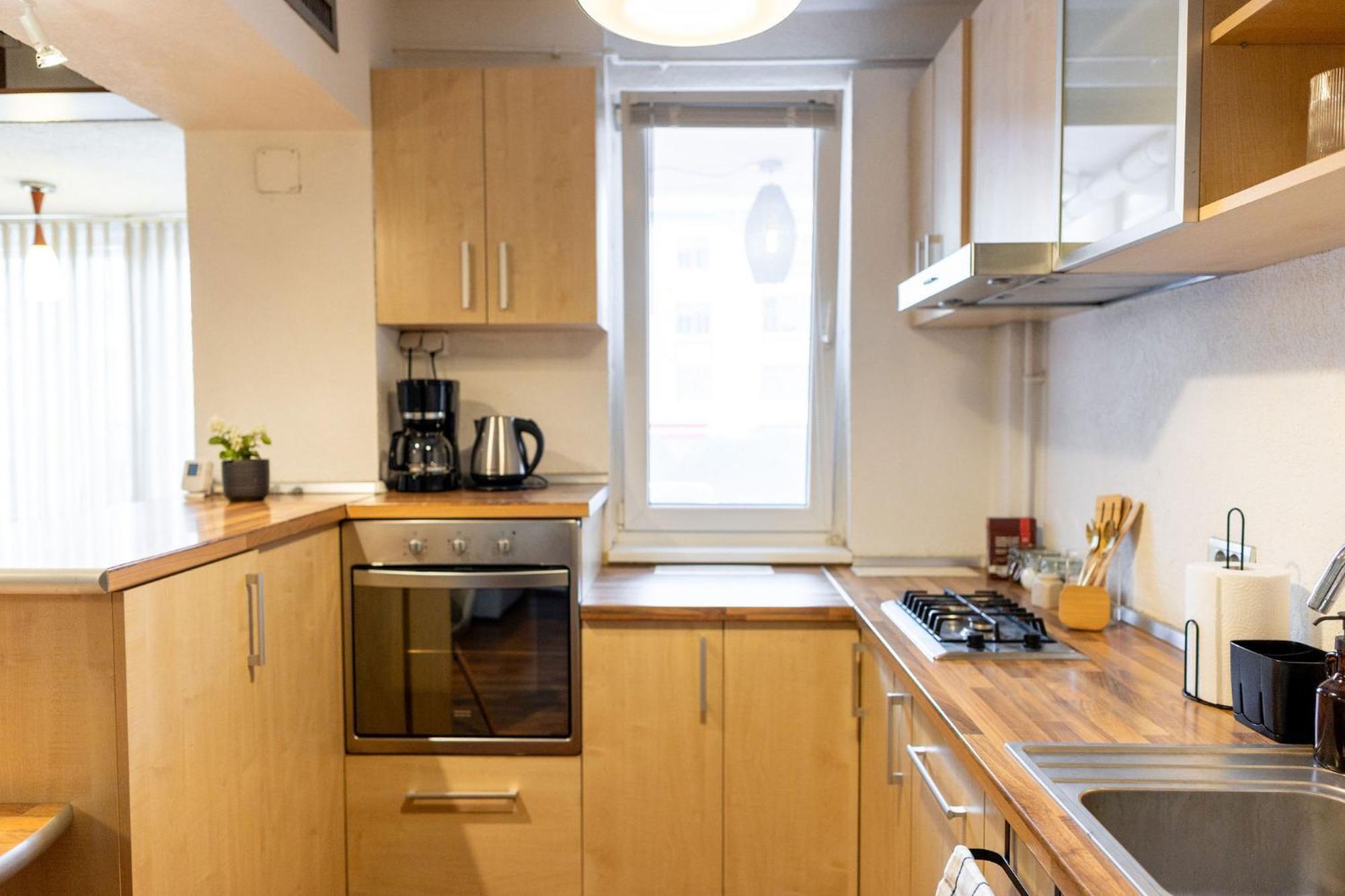 Apartament Ultracentral Retreat - Victory Square Views & Style *
