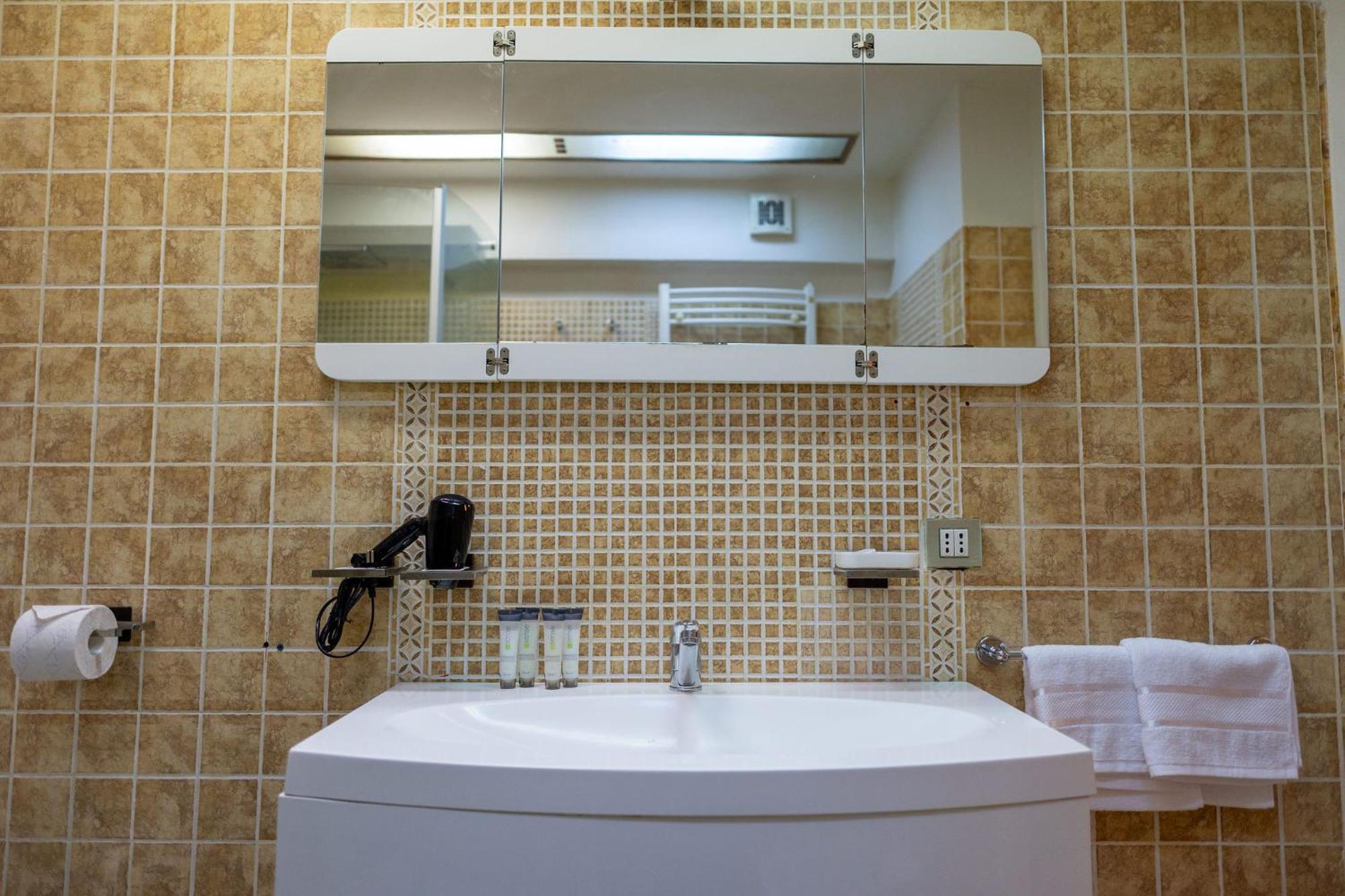 Apartament Ultracentral Retreat - Victory Square Views & Style Timişoara